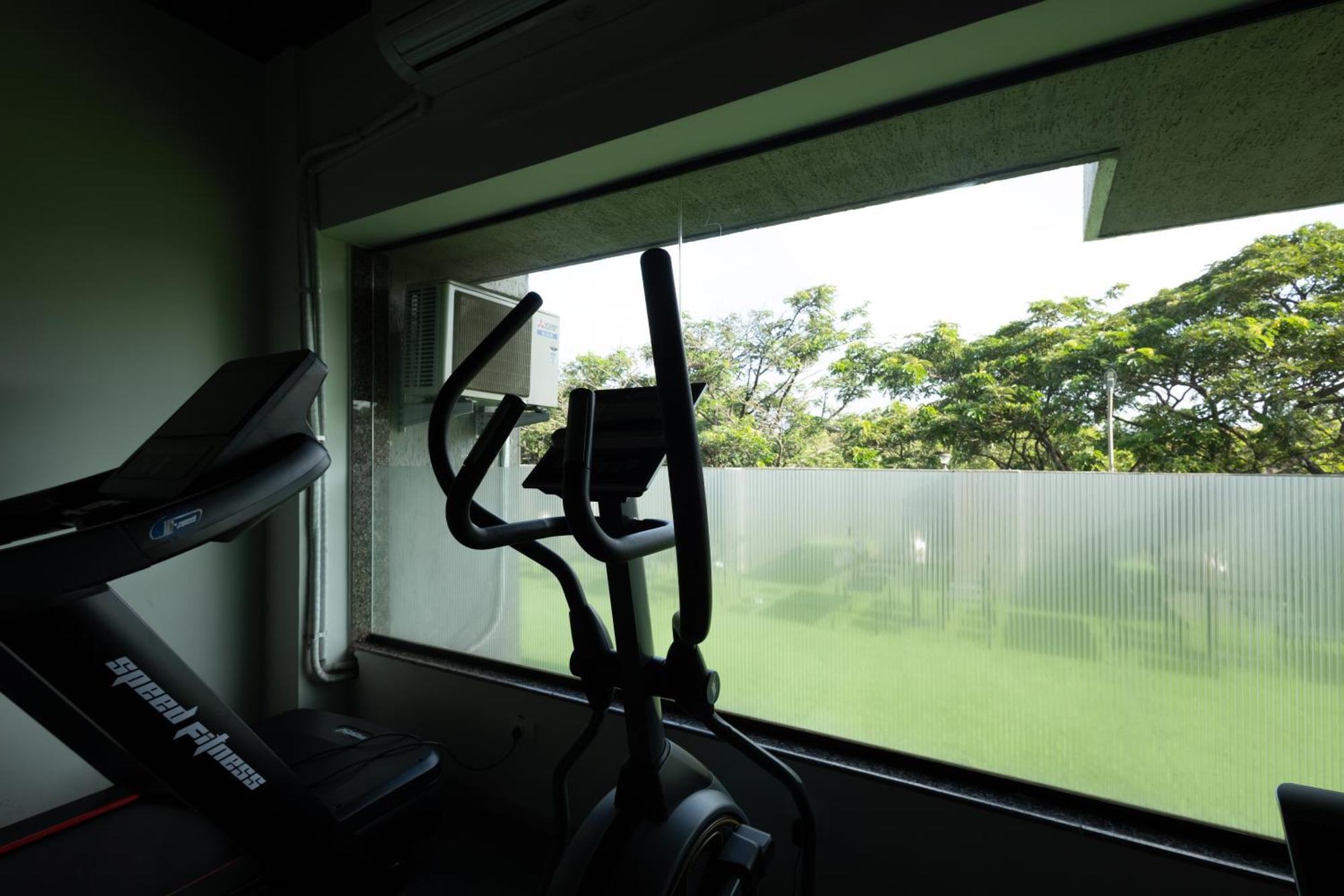 Freesia Residency By Express Inn - Navi Mumbai Buitenkant foto