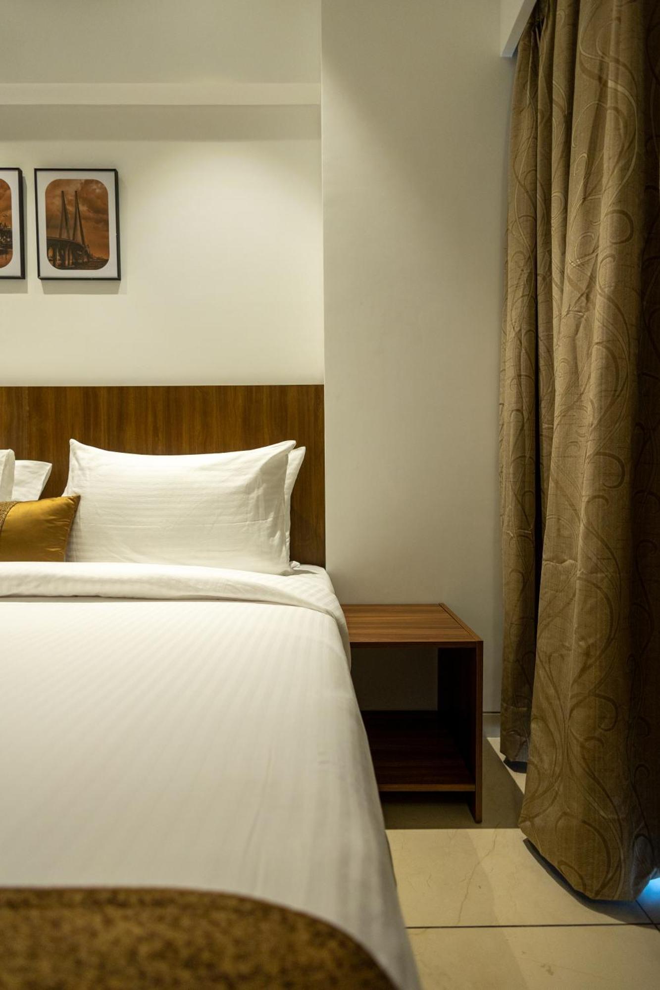 Freesia Residency By Express Inn - Navi Mumbai Buitenkant foto